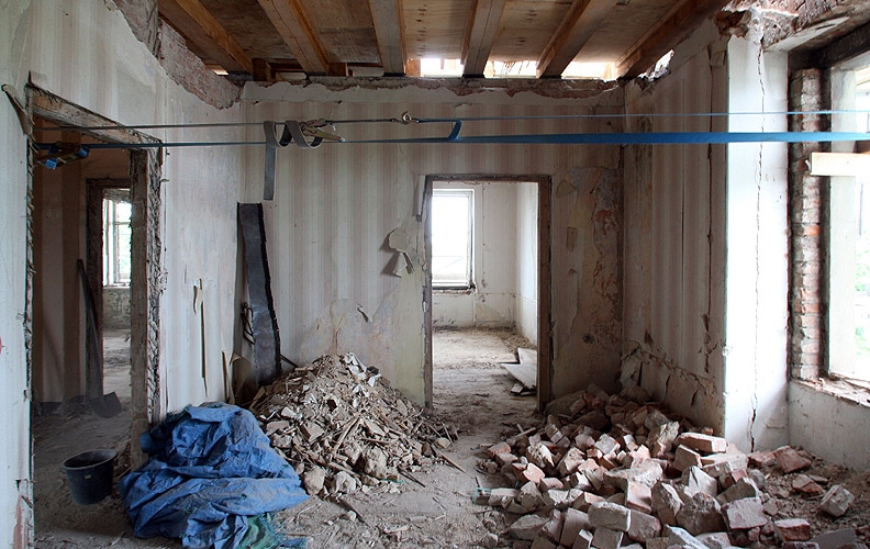 Démolition (démolition intérieure, cloison, plafond, sol, parquet…)